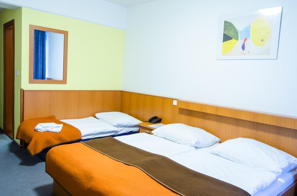 Hotel Inos Prague Exterior photo