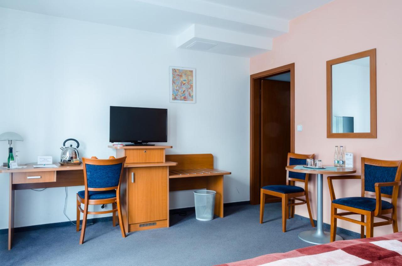 Hotel Inos Prague Exterior photo